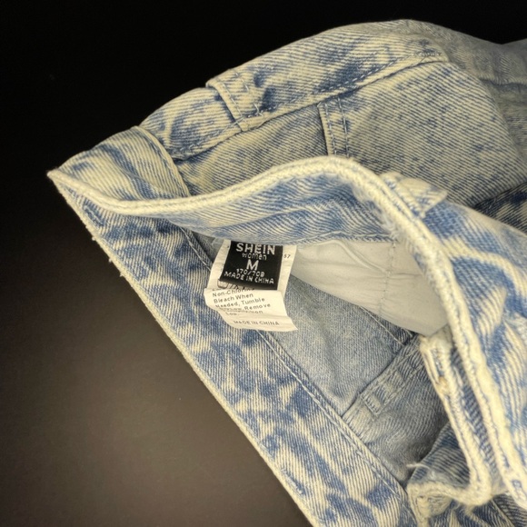 Women’s Shorts - Picture 3 of 3